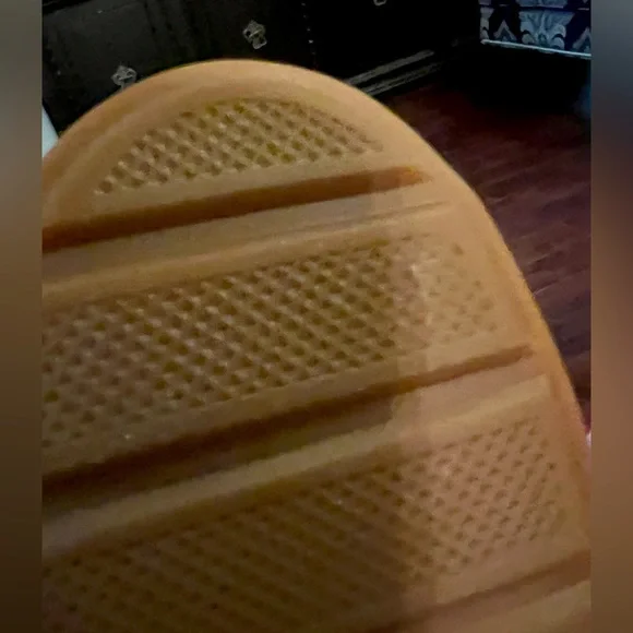 New Cole Haan Hot Pink Patent Leather Peeptoe 1 inch Wedges 7.5 - Picture 8 of 10